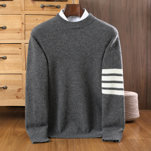 Winter men's pure sweater, fashionable casual round neck pullover sweater, thickened loose and versatile sweater, base sweater