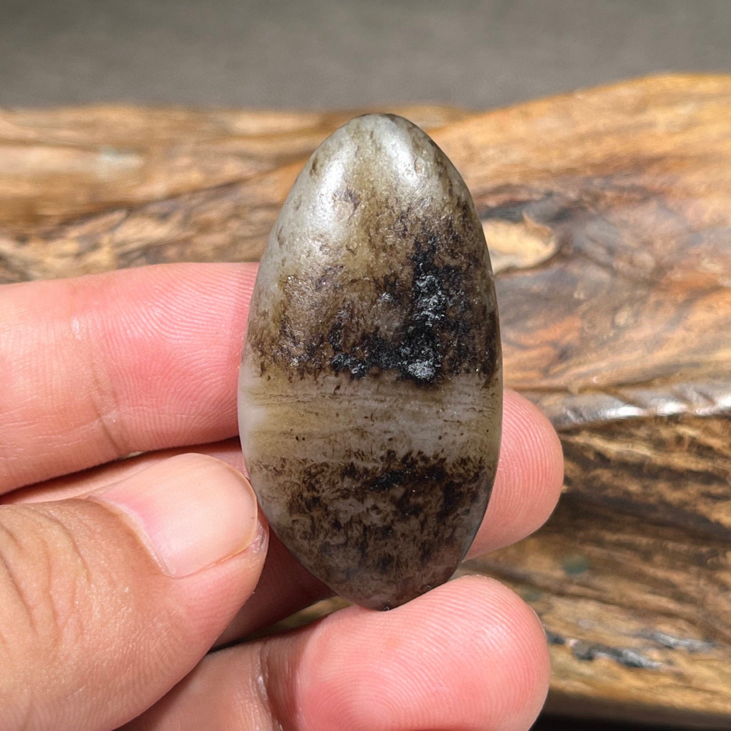 25年必买！新疆和田玉黑皮满糖籽料原石吊坠手把件避坑指南-珠宝奇石