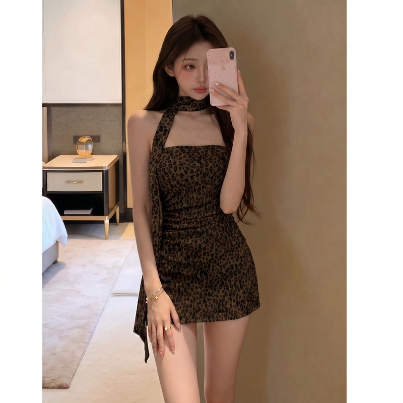 Y2K Hot Girl Style Leopard Print Halter Neck Short Skirt for Women, New Summer Style with Side Ruching, Slimming, Petite, Bodycon Dress