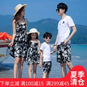 Váy liền thân cho bé đi biển bên bờ biển dành cho gia đình