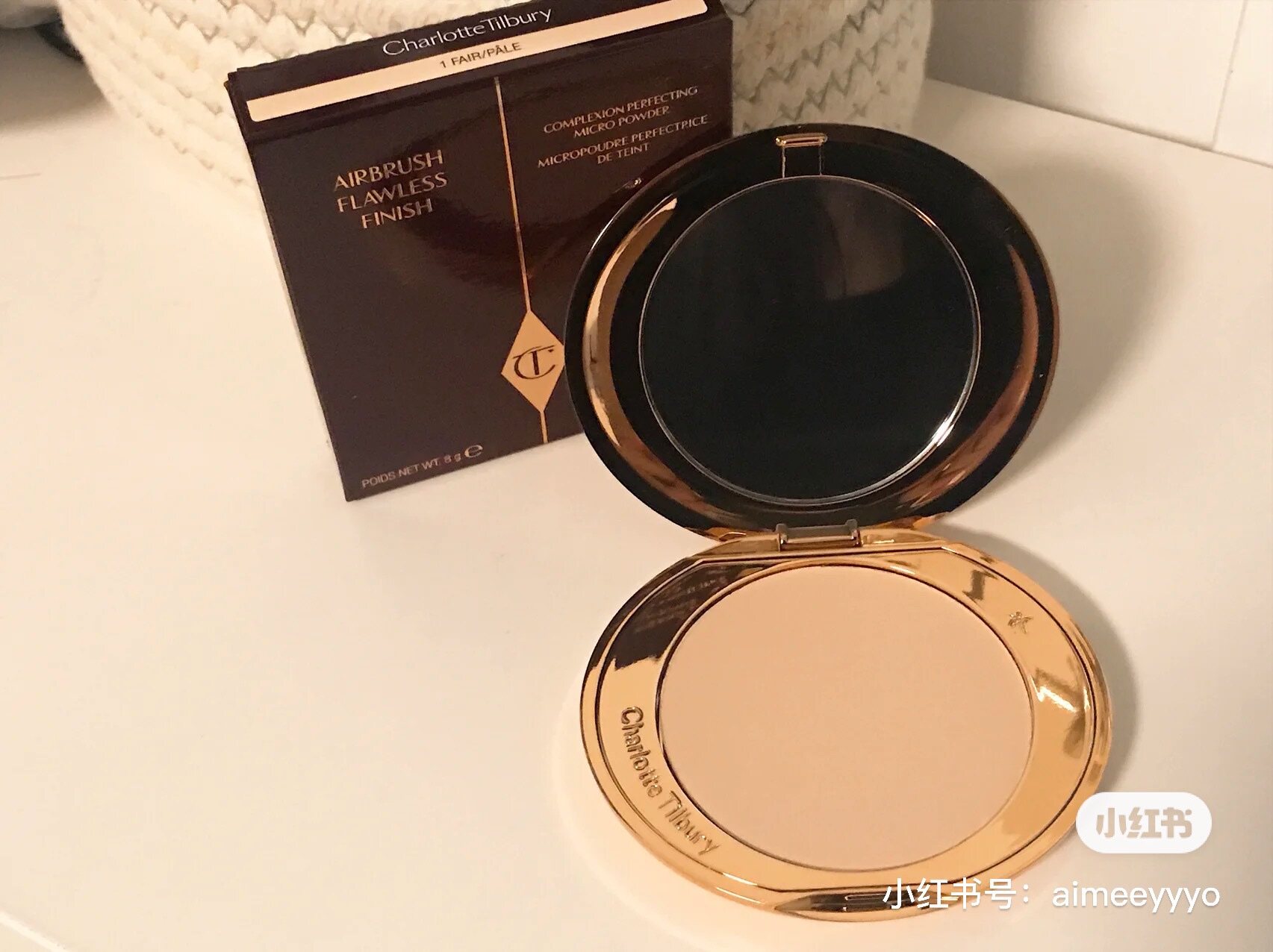 Comes with powder puff spot British Charlotte Tilbury CT flawless very fine powder cake makeup recommended
