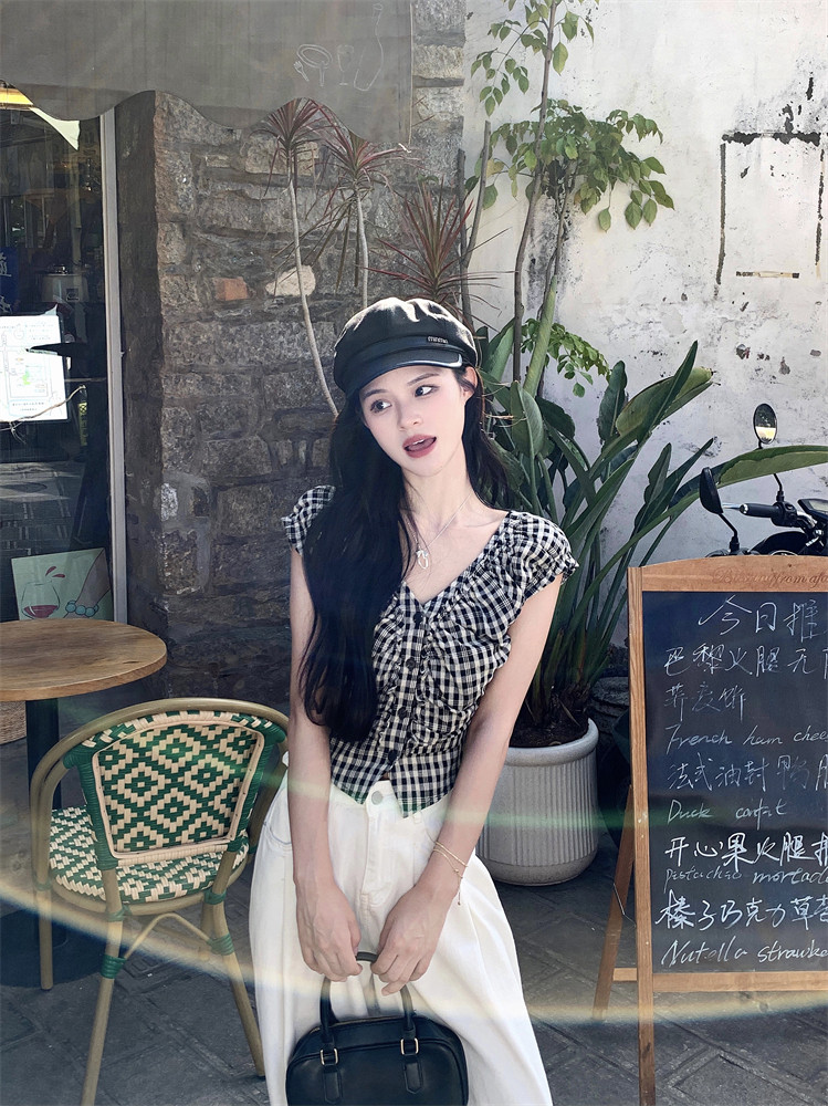레트로 흑인과 백인 체크무늬 민소매 여성 셔츠 여름 새로운 디자인 센스 작은 대중 V넥 몸매 가꾸기 슬림해 보이는 쇼트 스타일 맨위 상세 이미지 7