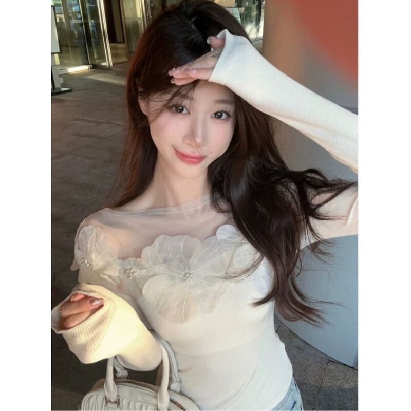 Three-Dimensional Floral Lace Off-Shoulder Long-Sleeve Knit Top T-Shirt for Women, Stylish and Slim-Fitting Inner Layer for Spring and Autumn
