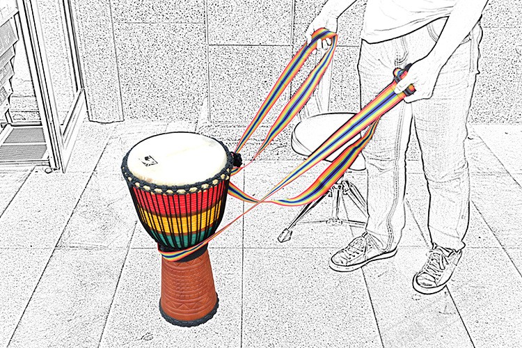Trống tay trống châu Phi dây đeo vai Lijiang tambourine xách tay tải nhanh trống cầu vồng màu nylon nhạc cụ dây đeo - Phụ kiện nhạc cụ dây đàn