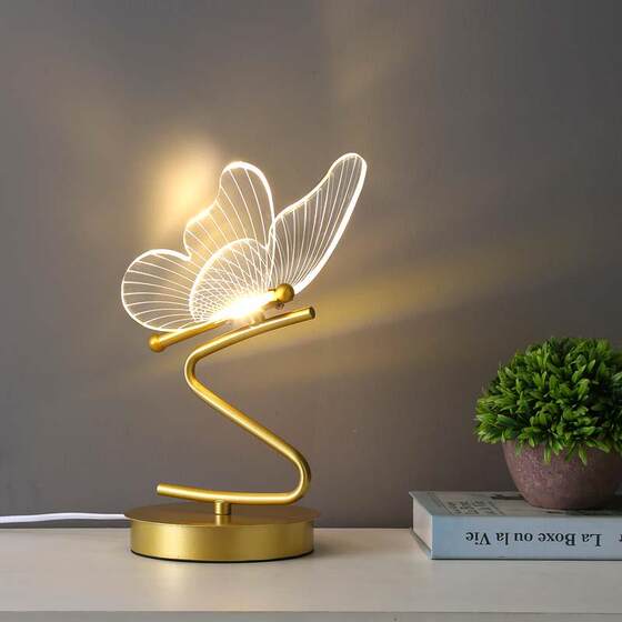 Butterfly Table Lamp, Post-Modern Light Luxury Art, Master Bedroom Room Bedside Lamp, Creative and Warm Living Room Study Table Lamp