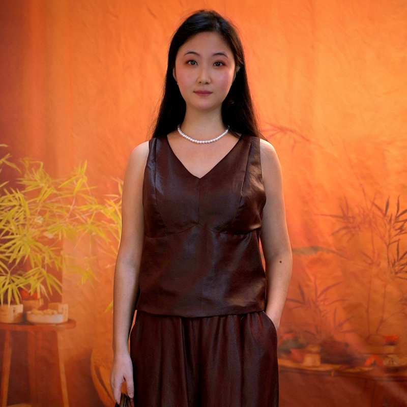 Xiangyun Silk 100% Mulberry Silk Black Turtle Pattern V-Neck Vest Red Cloud Silk Base Layer (Removable Chest Pads)