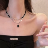 Черное ожерелье, цепочка до ключиц, аксессуар, свитер, популярно в интернете