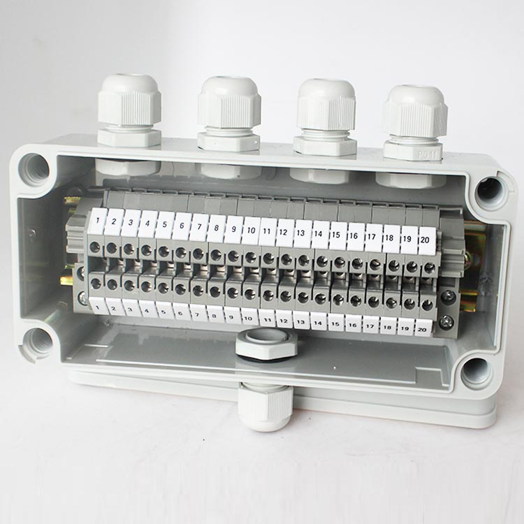 One-in-four-out waterproof junction box with terminal power supply cable wiring sealing case plastic outdoor rain-proof line-of-wire box