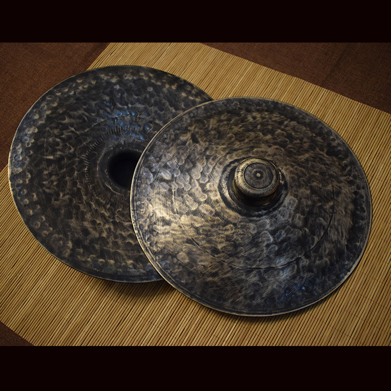 Bronze old handmade large cymbals cymbals pure copper three 45 bronze cymbals 25 28 30 35 38 40 40 black brass cymbals-Taobao