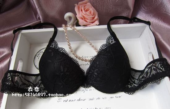 Bộ đồ lót màu đỏ năm nay đồ lót lớn màu đỏ ren cưới gợi cảm sâu V cô gái cỡ lớn màu đen đặt