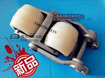 Jinmao forklift wheel frame manual hydraulic frame Novo arm block Xilin forklift accessories bearing wheel