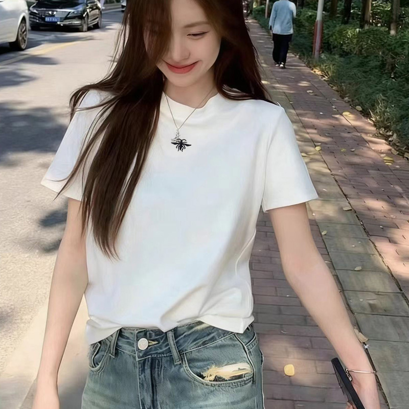 Summer European Style Little Bee Logo Embroidered Round Neck Short-Sleeve T-Shirt Slim Fit Regular Shoulder Top for Women 2026 New Base Shirt