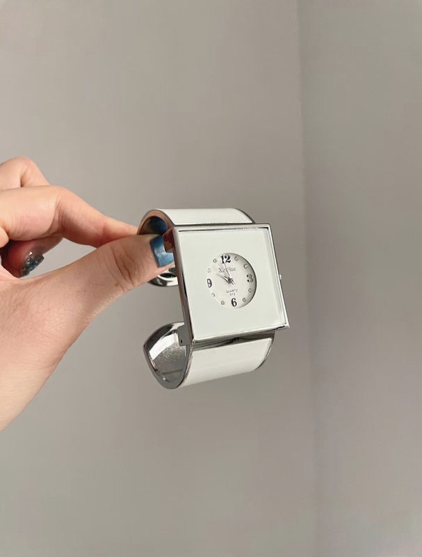 Retro White Square Dial Bracelet, Fashionable and Simple Futuristic Watch Bracelet for Men and Women Retro White Square Dial Bracelet, Fashionable and Simple Futuristic Watch Bracelet for Men and Women