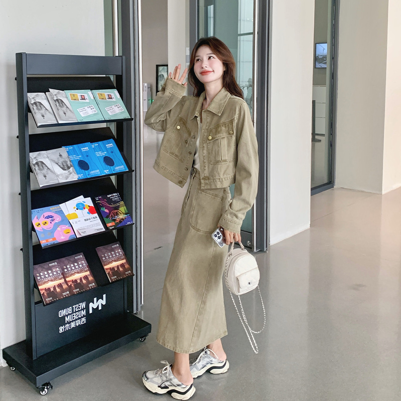 Khaki Retro Workwear Denim Suit Skirt for Women Spring 2026 New French Style Short Jacket and Skirt Two-Piece Set