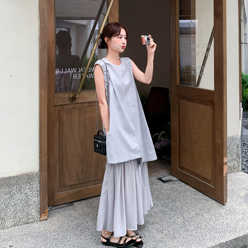Summer Gray Simple and High-End Sleeveless Dress for Women with a Light National Style Design and Patchwork Vest Dress 2026 New Model