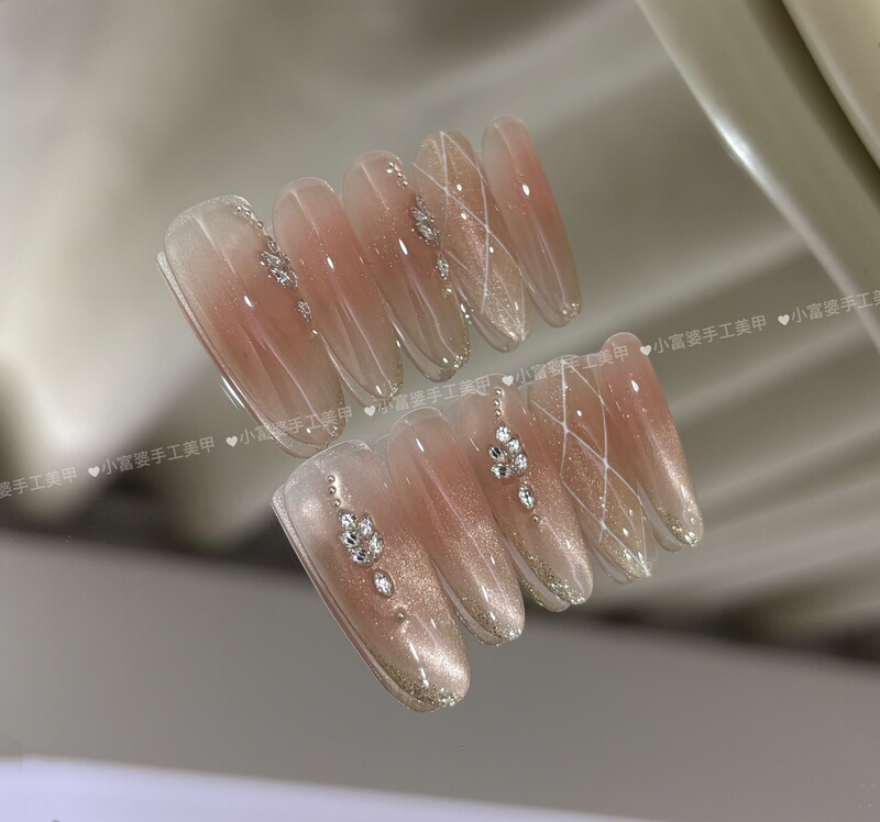 French-Style Wearable Nails with Cat-Eye Diamond Fragments, Short Handmade Nail Pieces, Brightening Effect, Removable Fake Nail Stickers French-Style Wearable Nails with Cat-Eye Diamond Fragments, Short Handmade Nail Pieces, Brightening Effect, Removable Fake Nail Stickers