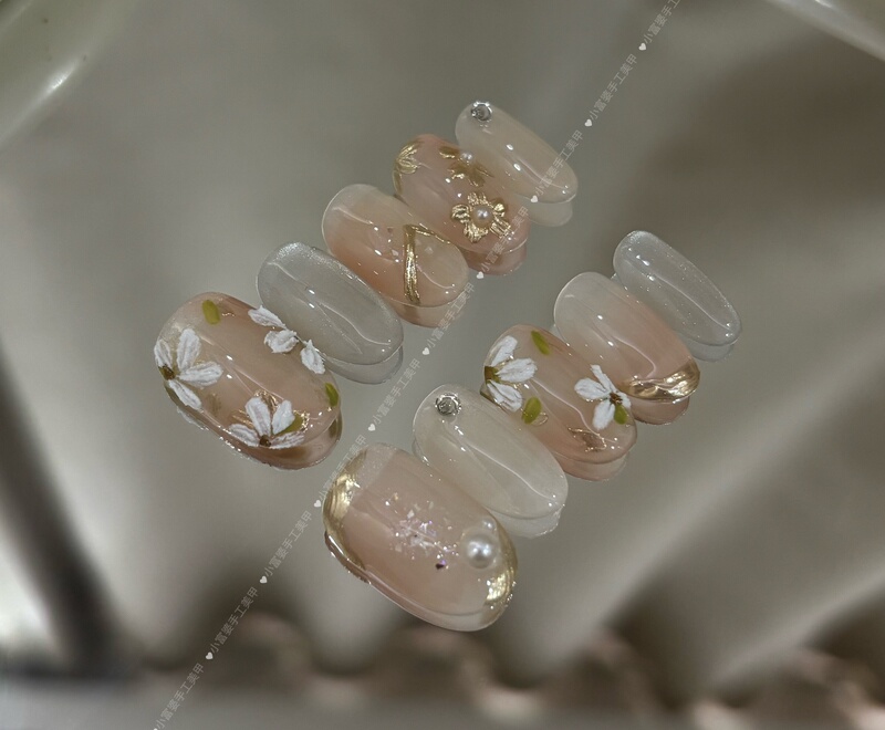 【Flowerland】Little Rich Woman Spring/Summer New Collection Cat's Eye Hand-Painted Daisy Flowers Simple Gentle Whitening Handmade Wearable Nails
