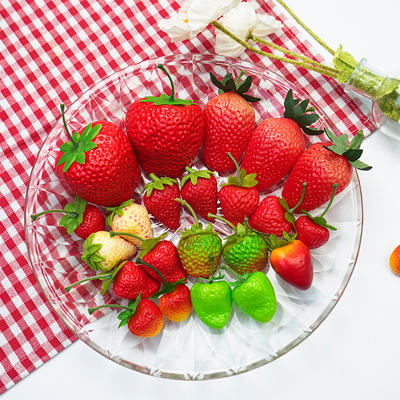 Simulated strawberry slice model, plastic strawberry fake fruit and vegetable prop, toy cabinet, mini decorative accessory display