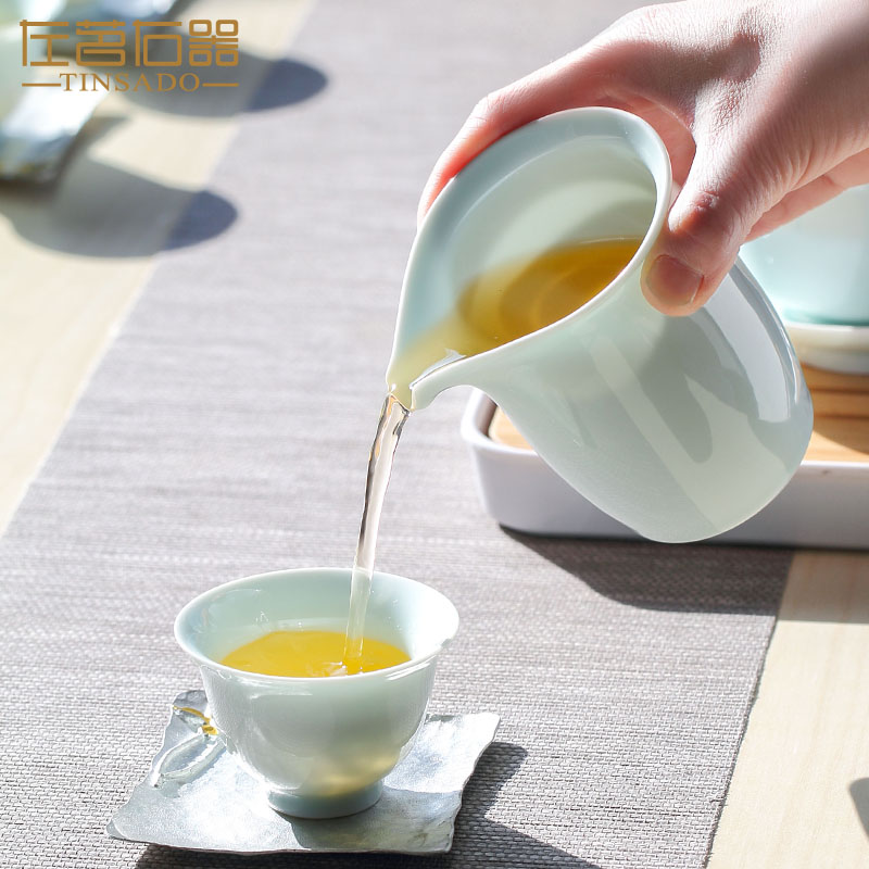 Left Tea Right Instrumental Blue Porcelain High-end Fair Cup Tea Leaking Day Powder Green Male Cup Ceramic Sub Tea Instrumental Kongfu Tea Furniture