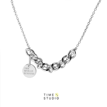 A pair of two wear senior sense 925 pure silver high-quality small crowdINS lukewarm wind and European and American letters cards lock bone chain necklace