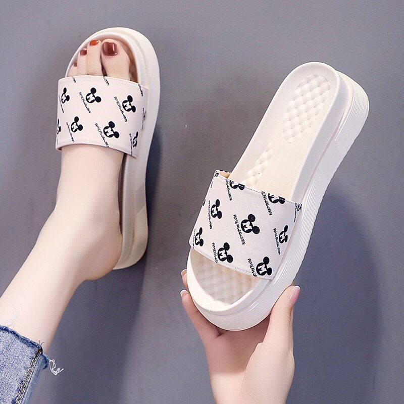 Japanese slippers female summer wear new display feet slim fashion 100 hitch, drag non-slip heightening of the thick bottom and cool drag
