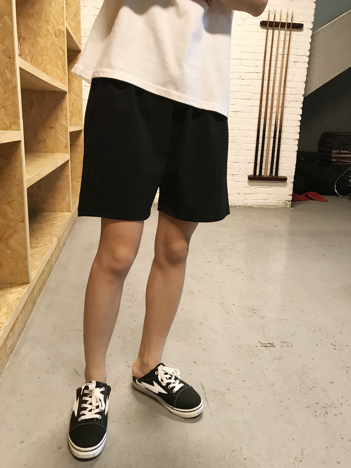 Mùa hè mới tự chế thoải mái màu rắn quần short giản dị hoang dã Hong Kong les đẹp trai t rừng uốn cong thể thao thủy triều quần nam quần đùi