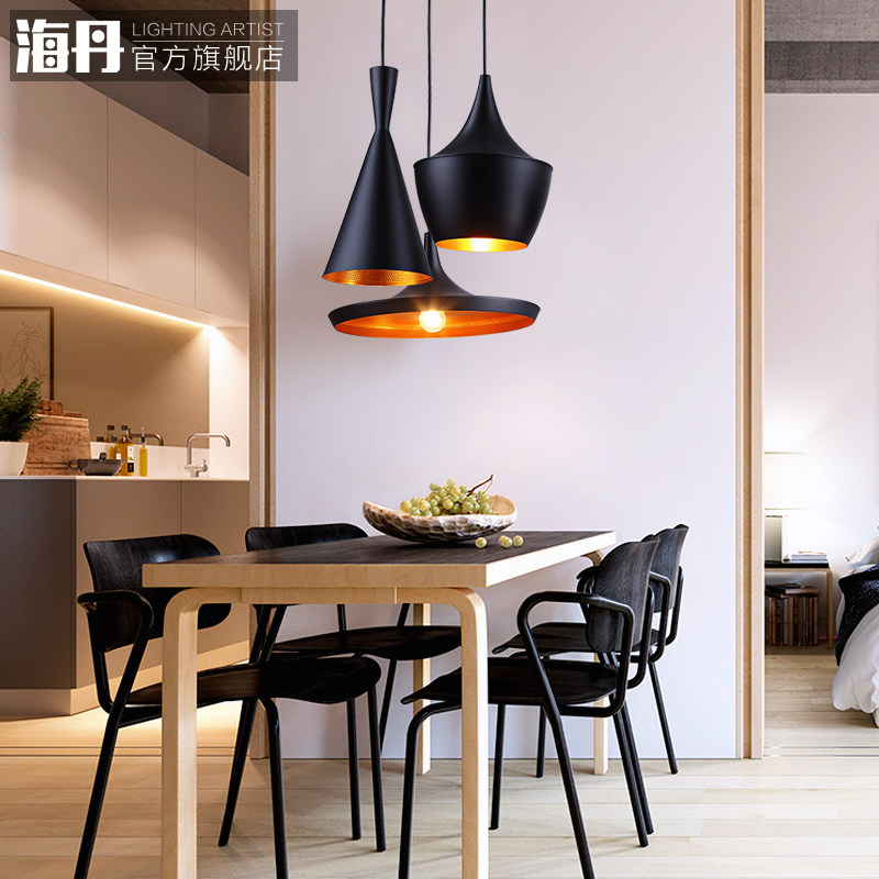 �����ִ���Լ�ڰ�ɫ��������