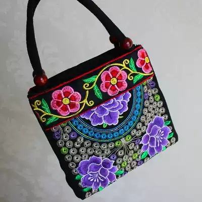 Yunnan ethnic style embroidery hand bag female mother gift double zipper embroidery Hand bag leisure bag mobile phone wallet