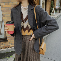  Sleepy rabbit retro contrast color v-neck knitted sweater vest vest winter horse clip female loose Korean version of the outer wear net red