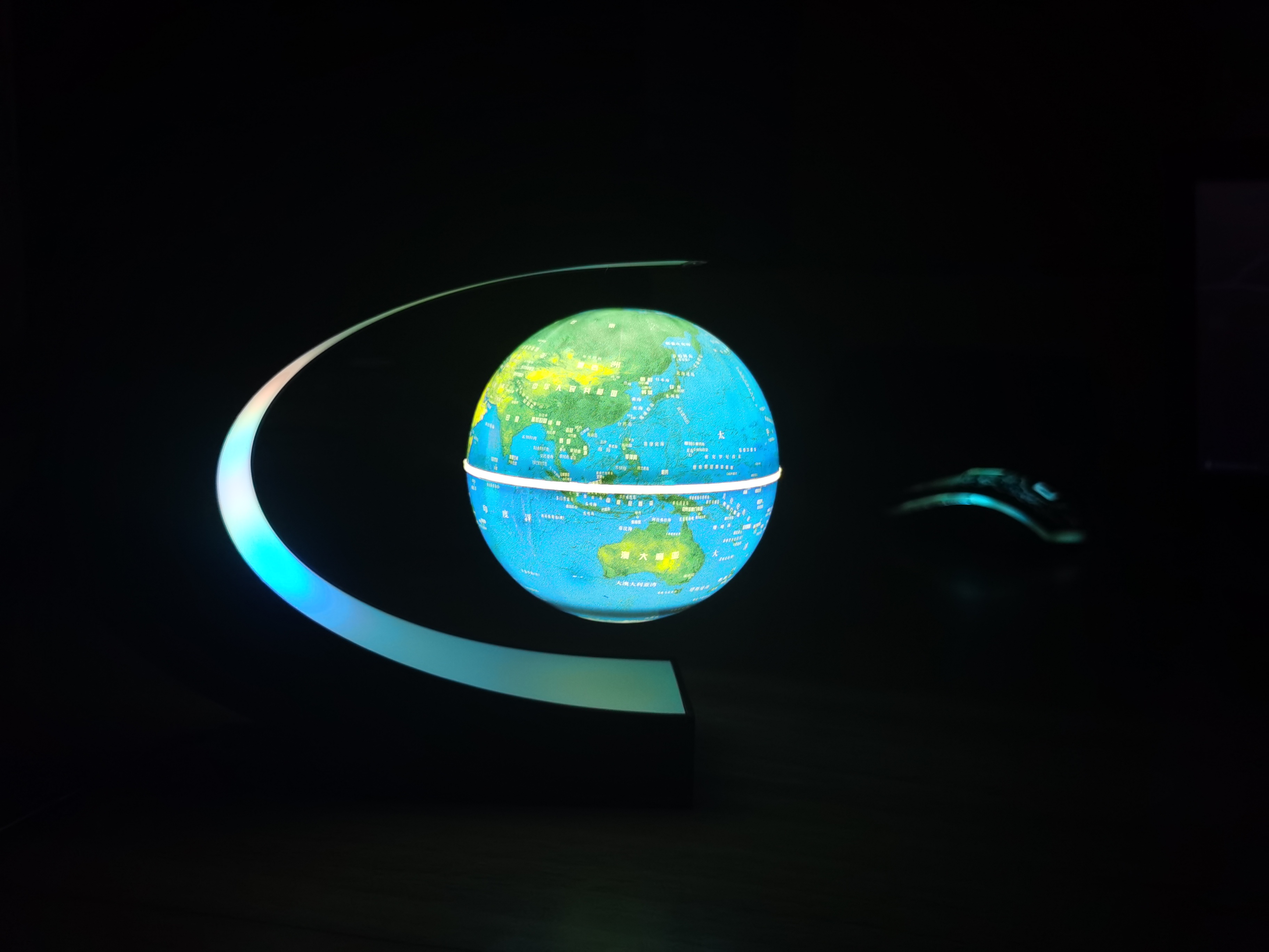 Type C 4-Inch Blue Ball With White Light And Touch Lightmagnetic suspension globe LED luminescence  novel originality to work in an office Home Furnishing decorate Ornaments student a birthday present