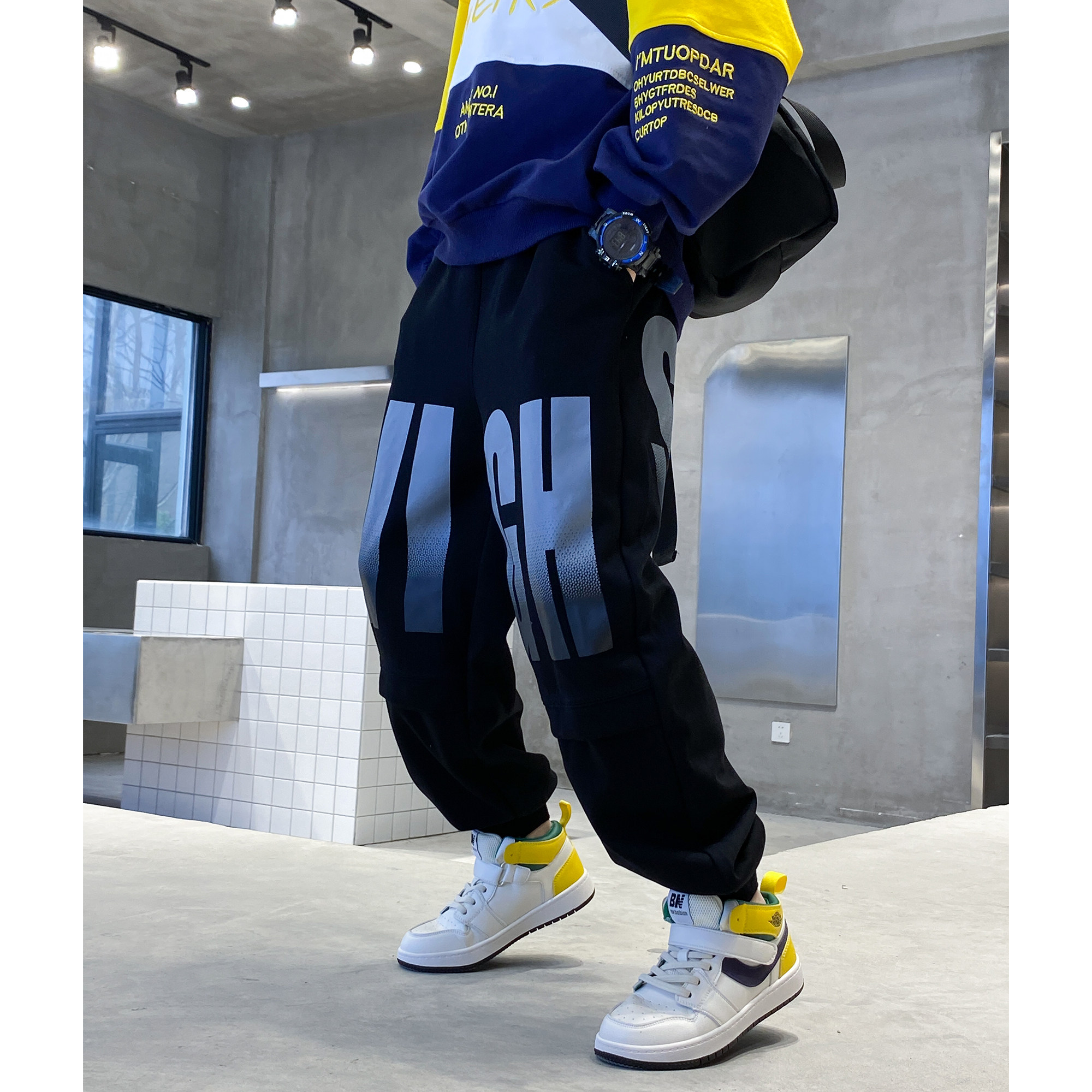 Boy Spring Dress Asymptotic Letters Printed Sports Pants 2021 New Foreign Pie Loose Black Casual Pants Big Boy Tide