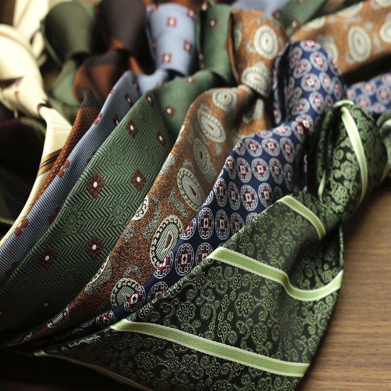 Men's Formal Wear, Contrasting Dark Green and Coffee-Colored Striped Jacquard Italian Neapolitan Retro Gentleman's Wedding Tie