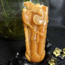 Rui Crown Cuts Natural jade Burmese yellow Longyu boutique jewels with a high rise in hand and a leopard to play with a certificate of play