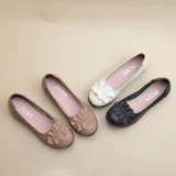 Тапочки в стиле Crocs на танкетке, комфортные босоножки, нескользящие дышащие «мамины туфли», закрытый носок, мягкая подошва, из натуральной кожи