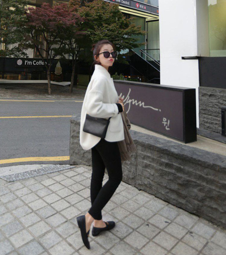 Cocoon loại áo hai mặt cashmere đoạn ngắn áo len nhỏ ngắn phía trước dài rộng bán rộng phiên bản lỏng lẻo couple tx áo khoác nữ