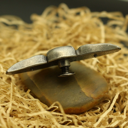 Ретро белый бронзовый череп богатство