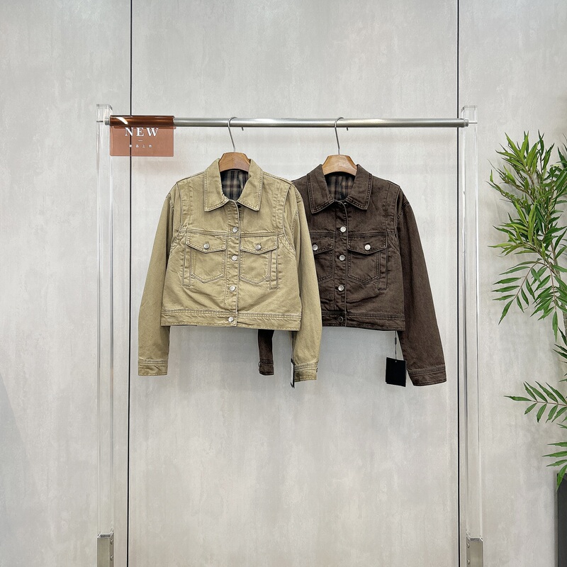 Autumn Thickened Workwear-Style Denim Jacket for Women, Short Lapel Design with Multiple Pockets, Vintage Versatile Jacket Top 98076 Autumn Thickened Workwear-Style Denim Jacket for Women, Short Lapel Design with Multiple Pockets, Vintage Versatile Jacket Top 98076