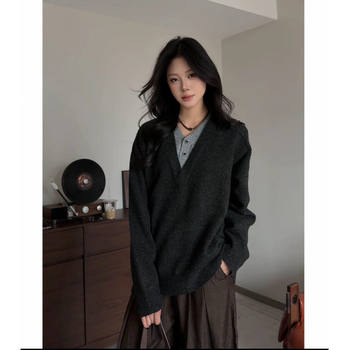 Simple and versatile v-neck casual loose sweater and sweater Simple and versatile v-neck casual loose sweater and sweater