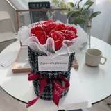 День святого Валентина Романтик Сяосиангфенг слепо -голубая роза Руки Руки Страсть и живот подарить подругу Подарки День матери Букет