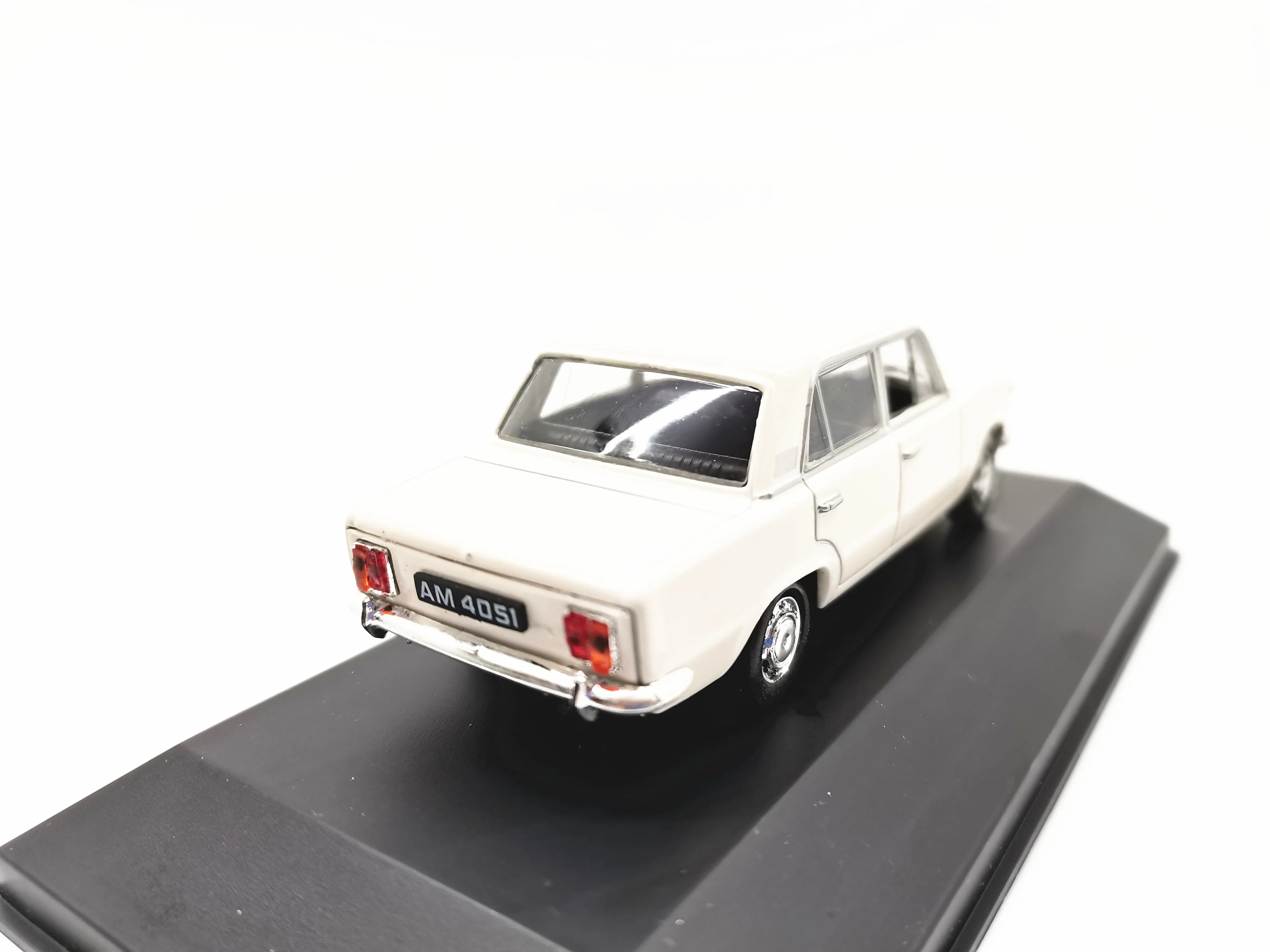 NEO 1/43 Сабелия Монтоврелл Остинбаово Бубаифу Фэмили Модод Моди Модель