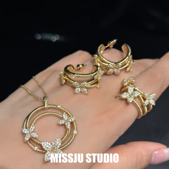 Designer metal texture c-shaped diamond hoop four-leaf flower butterfly earrings necklace ring set flowers