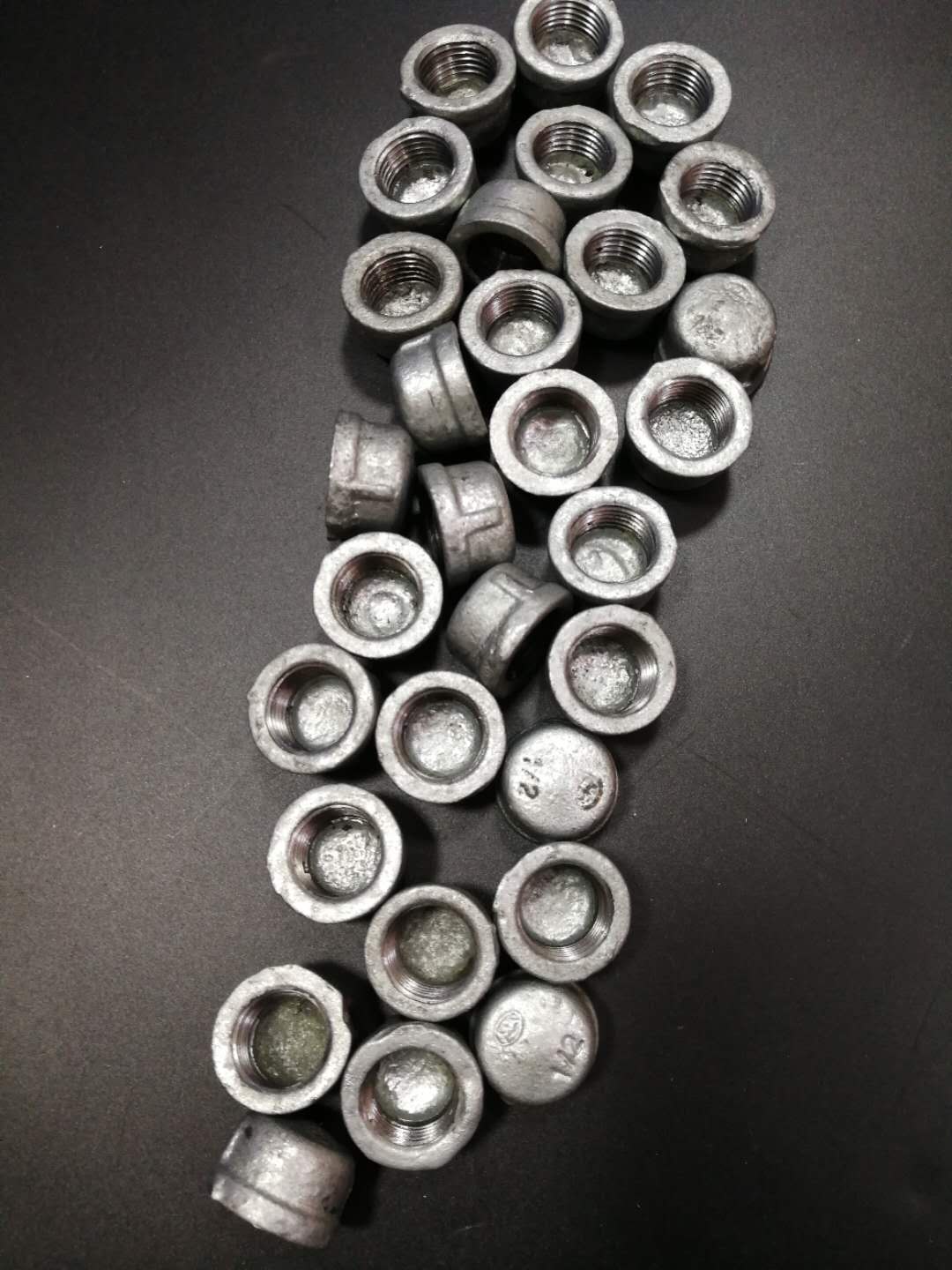 Galvanized choke plug, pipe cap, inner wire choke block, pipeline choke block, inner bud choke block, 4 points 6 points -4 inches