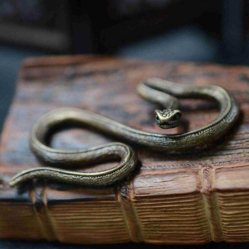 Creative Snake Type Pure Brass Retro Pan Snake Key Buckle Pure Artisanal Lingo Snake Car Key Buttoned Zodiac Zodiac