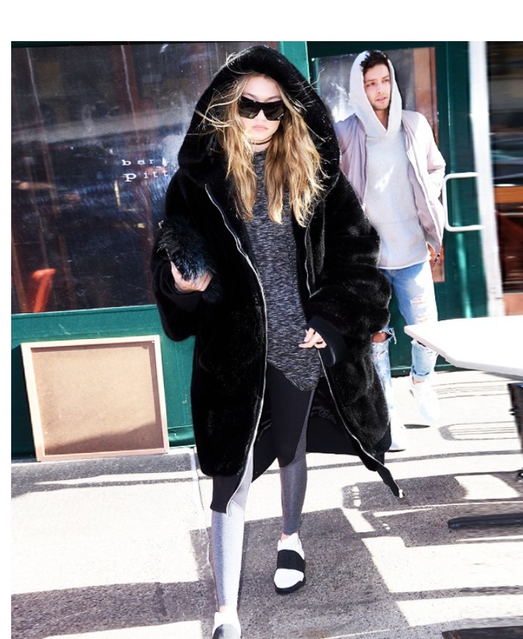 Sao Tân Dư GiGi với áo lông thú nữ màu đen sang trọng coat dài coat fur loose trùm đầu áo nỉ lót lông cừu uniqlo nữ