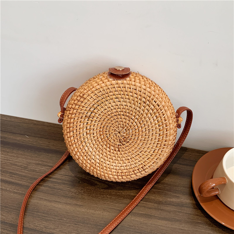 Women's Small Straw Geometric Solid Color Basic Round Square Lock Clasp Crossbody Y20 bag display picture 1