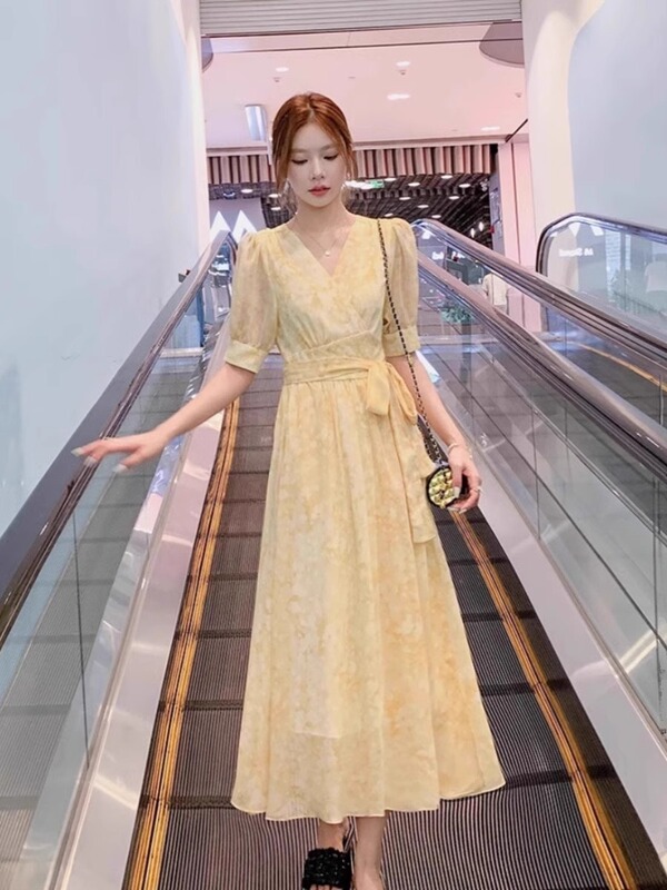 2025 Summer New Yellow Lady Style Dress Women's V Neck Waist Slimming Look Floral Chiffon Skirt 2025 Summer New Yellow Lady Style Dress Women's V Neck Waist Slimming Look Floral Chiffon Skirt