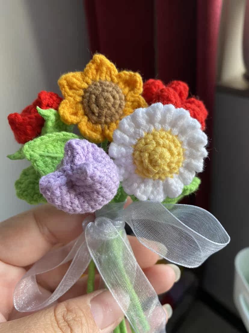 Pure hand crochet bouquet Bouquet Flowers Finished Non-Material Bag Small Bouquet