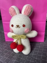 Cherry Rabbit Rabbit Rabbit Wool Thread Crochet Doll Non-Material Bag is the finished product 