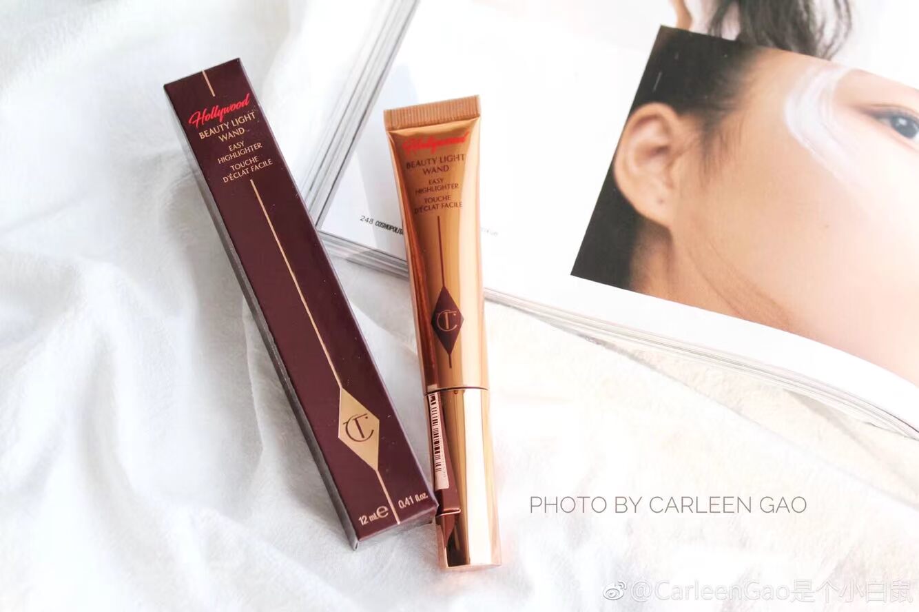 Anh mua Charlotte Tilbury CT light wander chất lỏng có độ bóng cao, khả năng sửa chữa highlight phấn