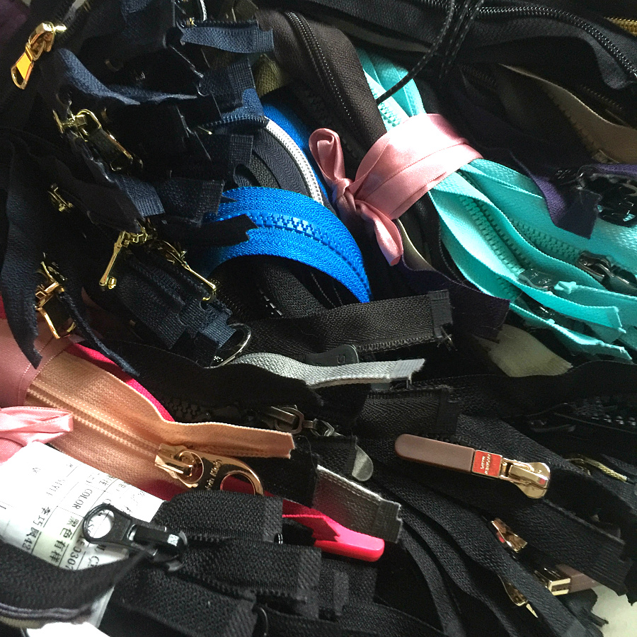  Special price clearance brand resin nylon zipper weighs brand coat zipper weighs